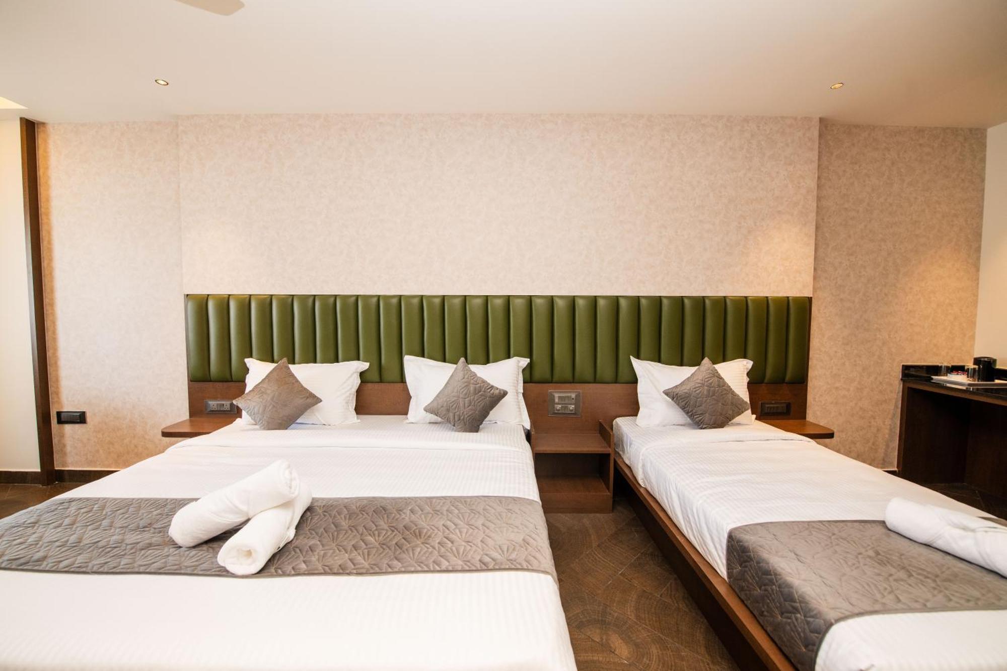 Hotel Mysore Radiance Buitenkant foto