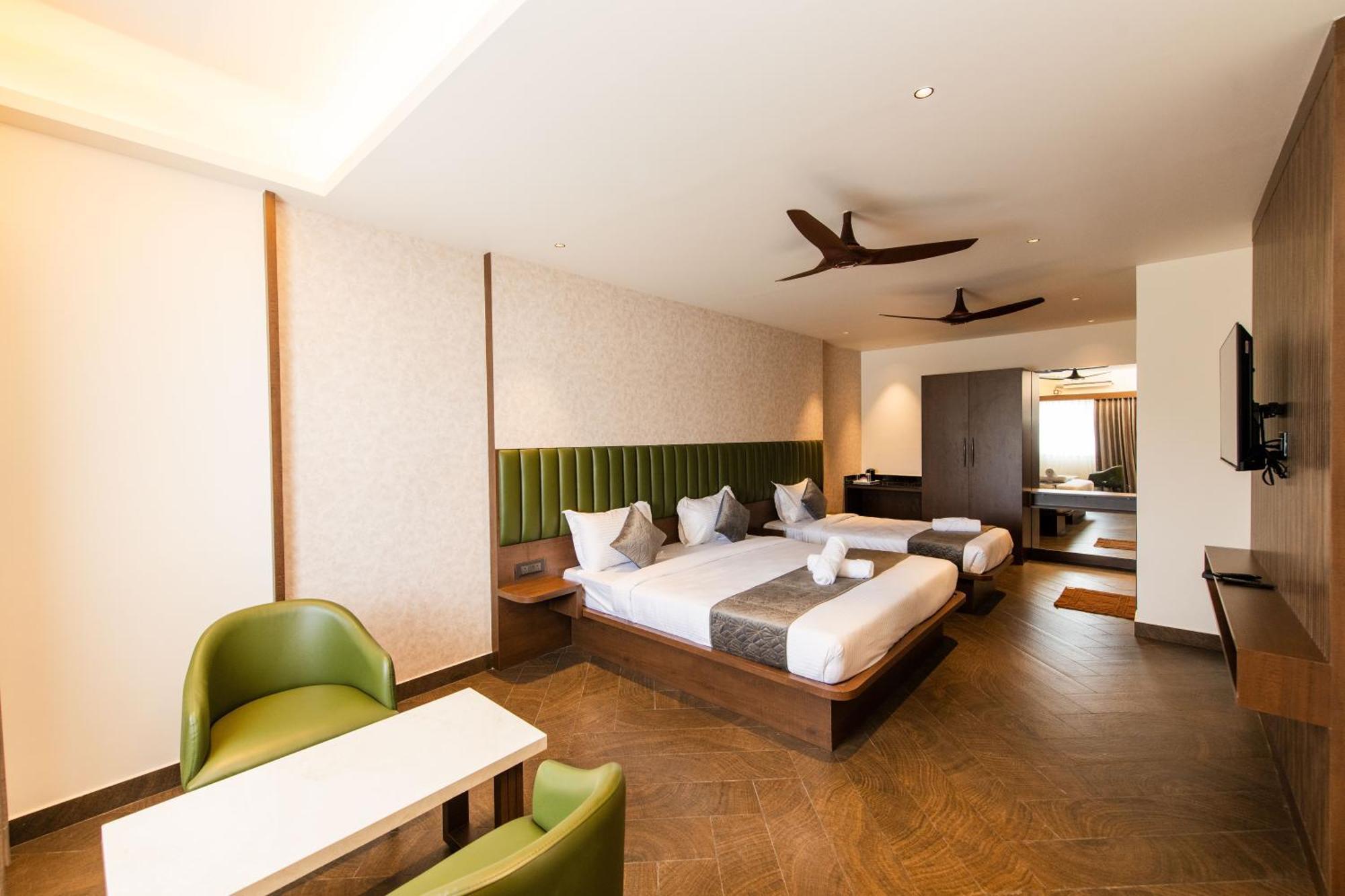 Hotel Mysore Radiance Buitenkant foto