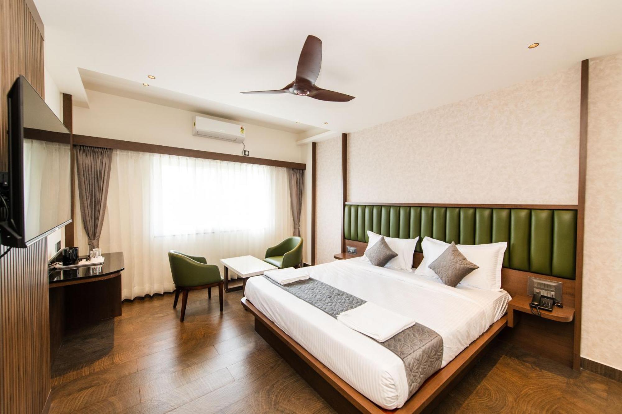 Hotel Mysore Radiance Buitenkant foto